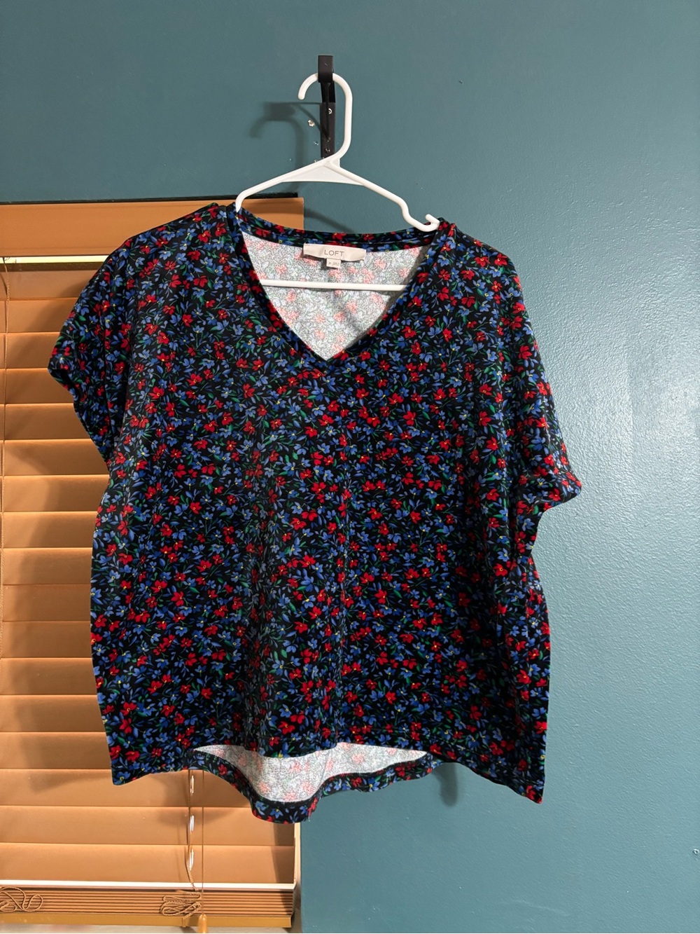 LOFT Black V-Neck Short Sleeve Top with Red & Blue Floral Print